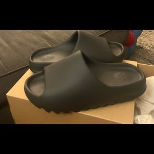 Yeezy slides-size 9 black